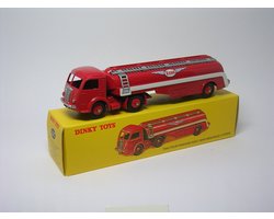 Modelauto Panhard tracteur avec semi-remorque Citerne Esso - Schaal 1:43