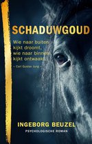 Boekcover van 'Schaduwgoud' met close-up van een paardenoog en gouden belettering.