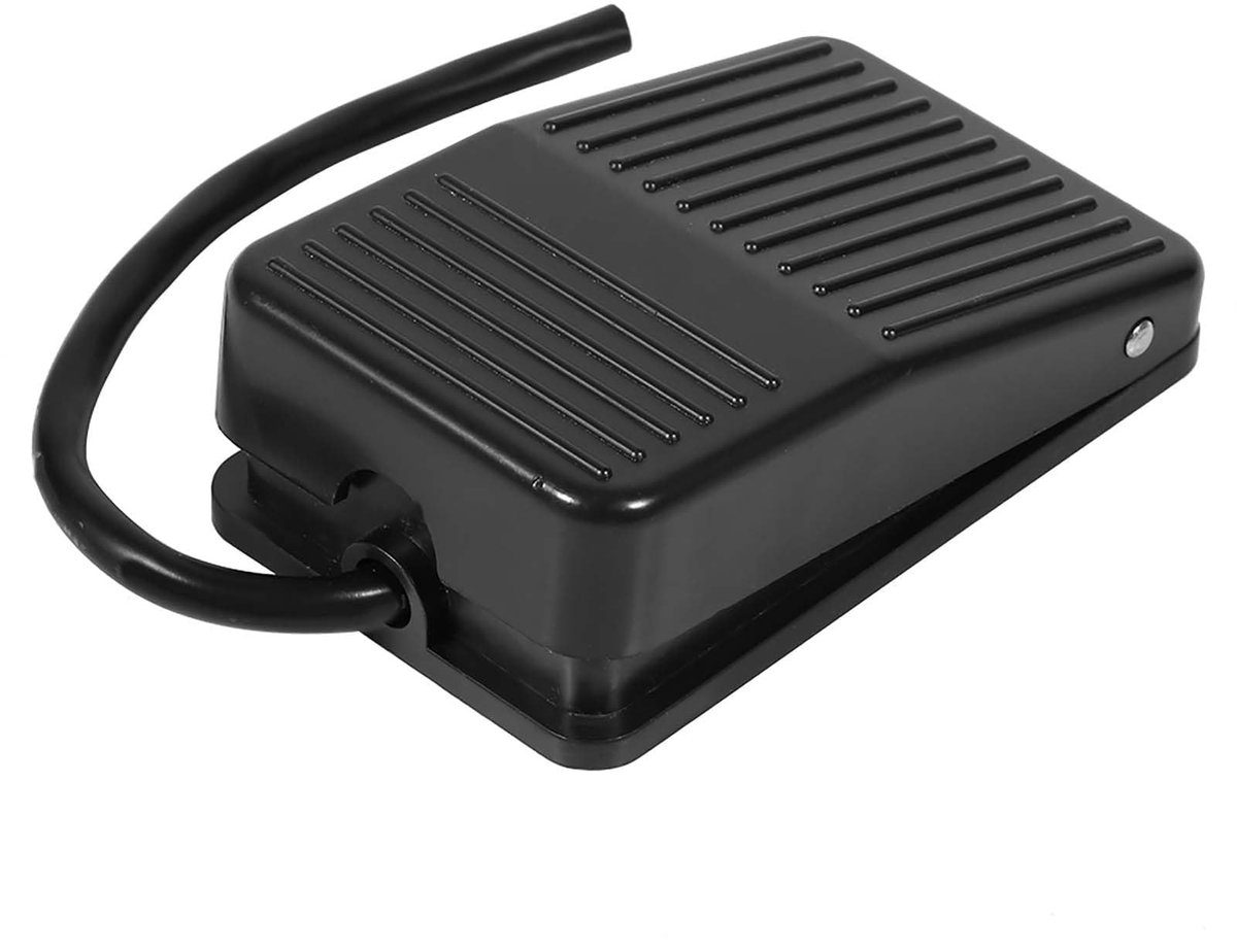 Omgoods - Elektrische Voetschakelaar met 10 cm Kabel