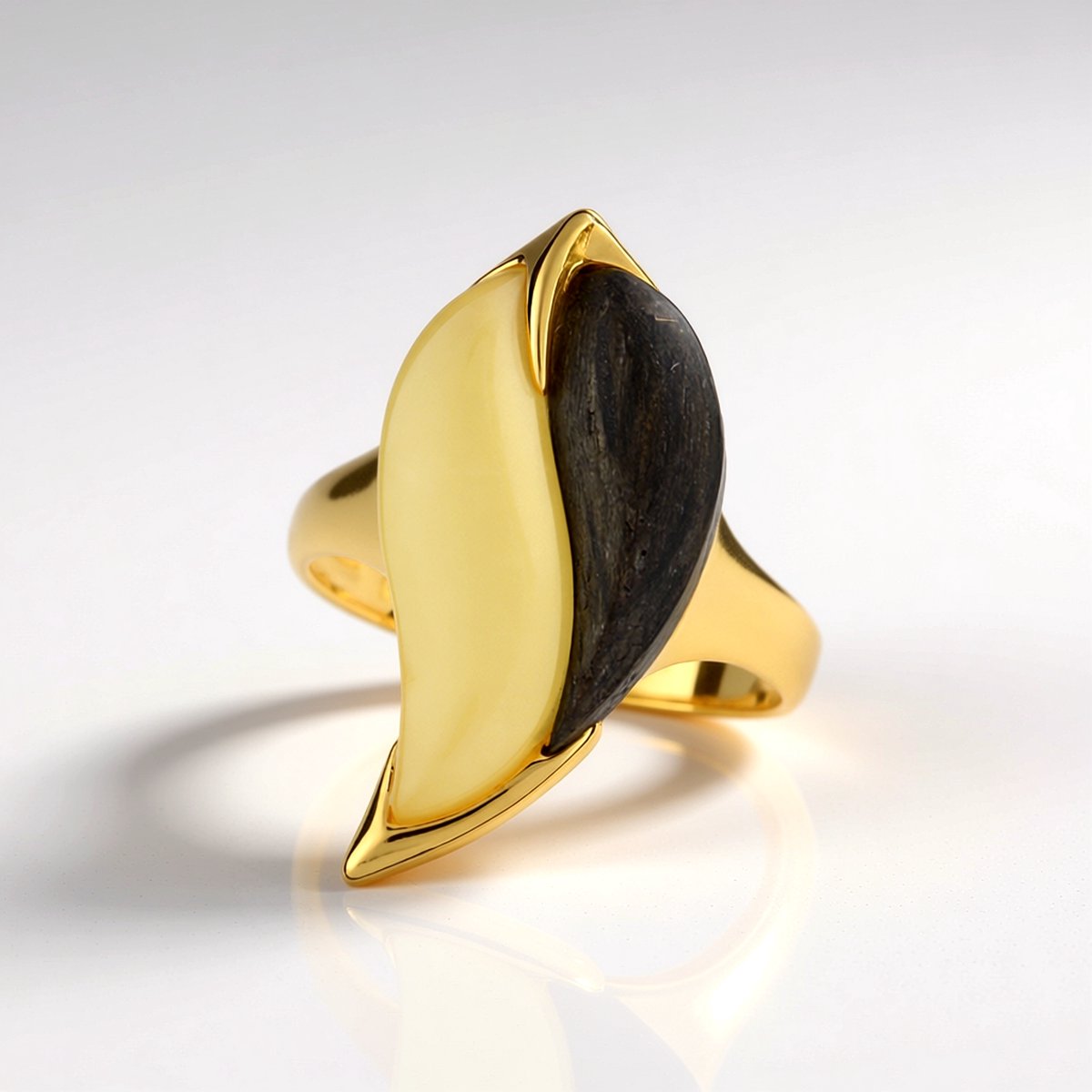 Cavill - Zilveren Ring met 1,65 ct Mistige Baltische Barnsteen en 0,7 ct Veeneik - Verguld 925 Sterling Zilver - Moderne Natuurlijke Sieraden Cabochon