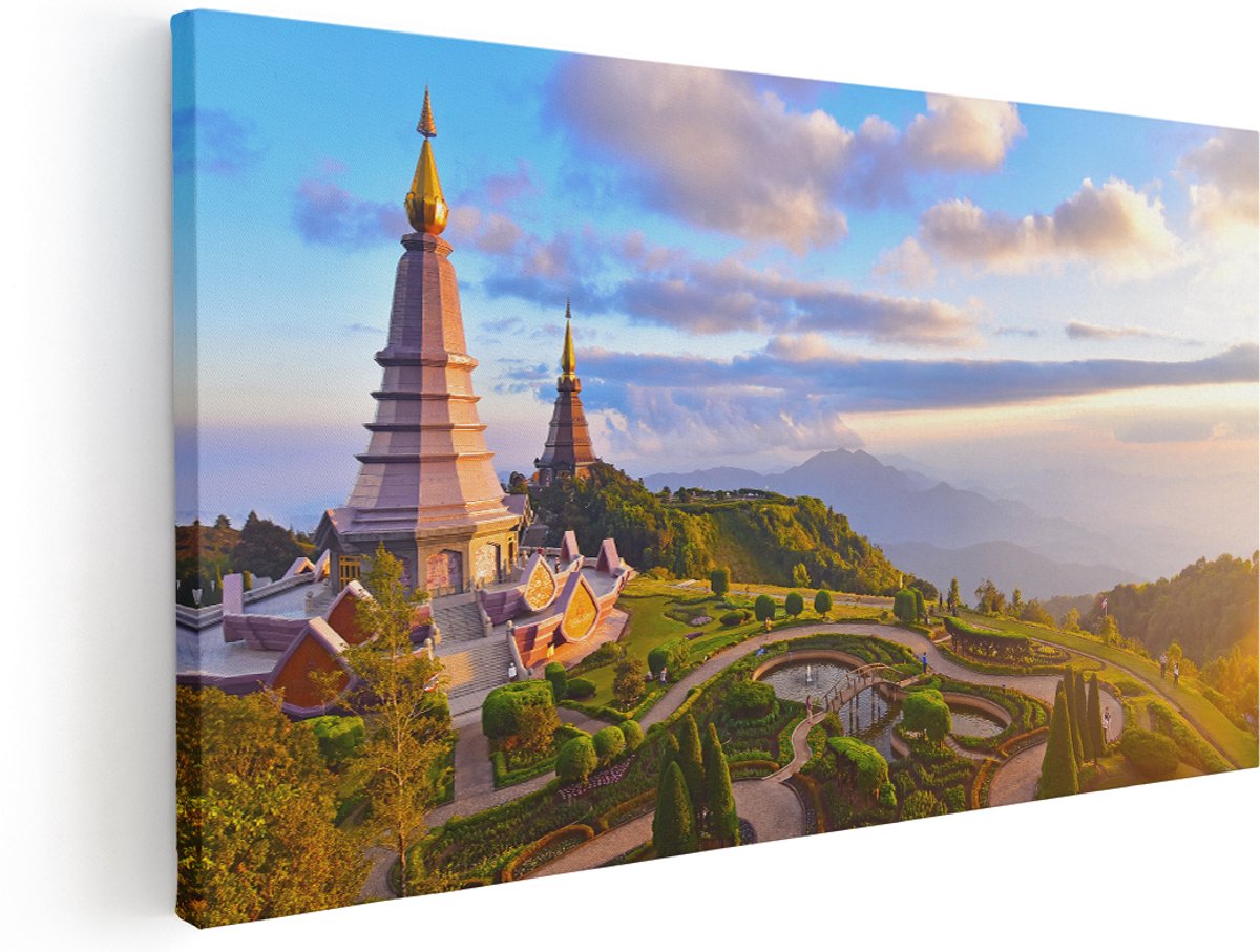 Artaza Canvas Schilderij Pagode Tempels in de Inthanon Berg in Thailand - 160x80 cm - Groot - Wanddecoratie Woonkamer - Schilderijen - Muurdecoratie