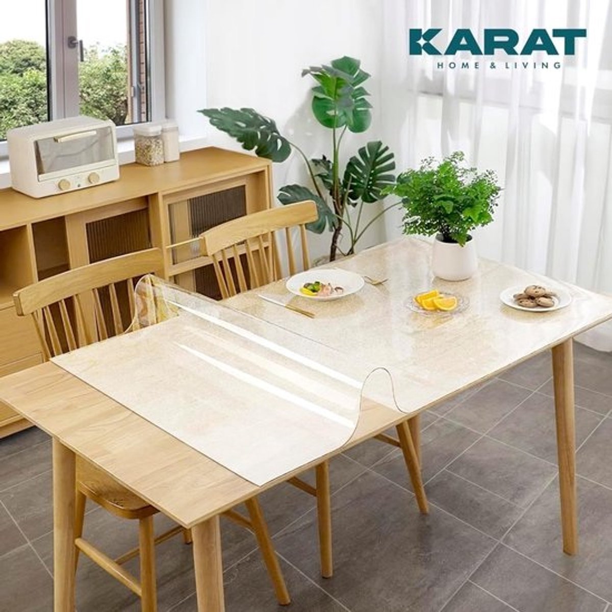 Tafelfolie mat - Tafelbescherming op maat - Tafel beschermen - Afgeschuinde rand - 70x70 cm - Transparant