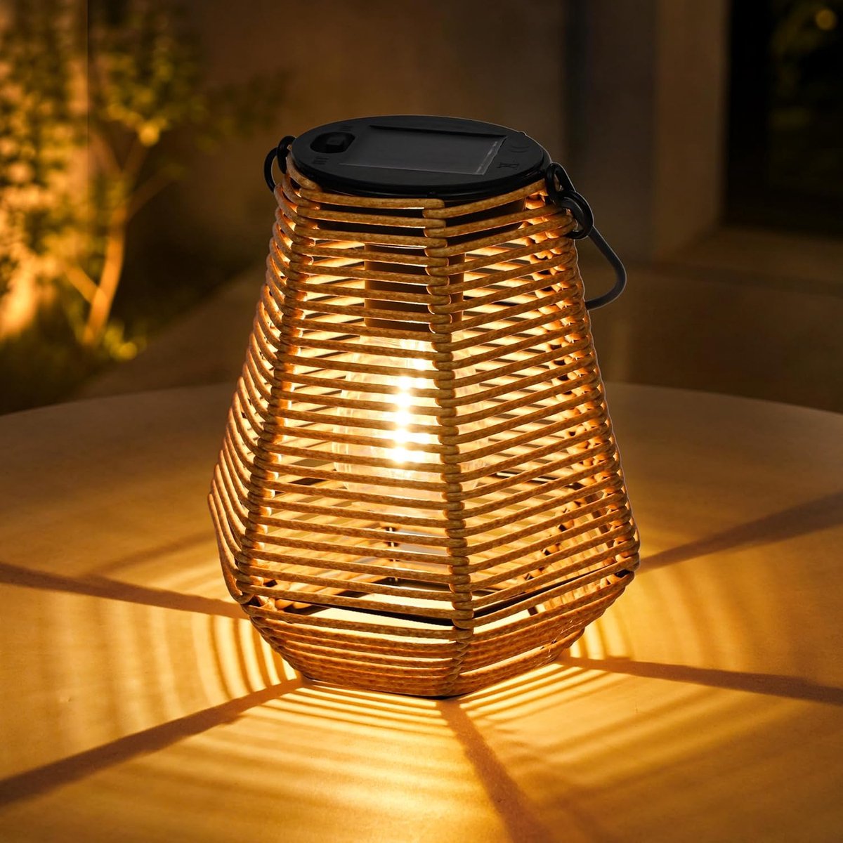 Solar Lantaarn - Buitenlamp Rotan - Tuin Decoratie - Warm Wit Licht - 17 cm Hoog - Natuurl