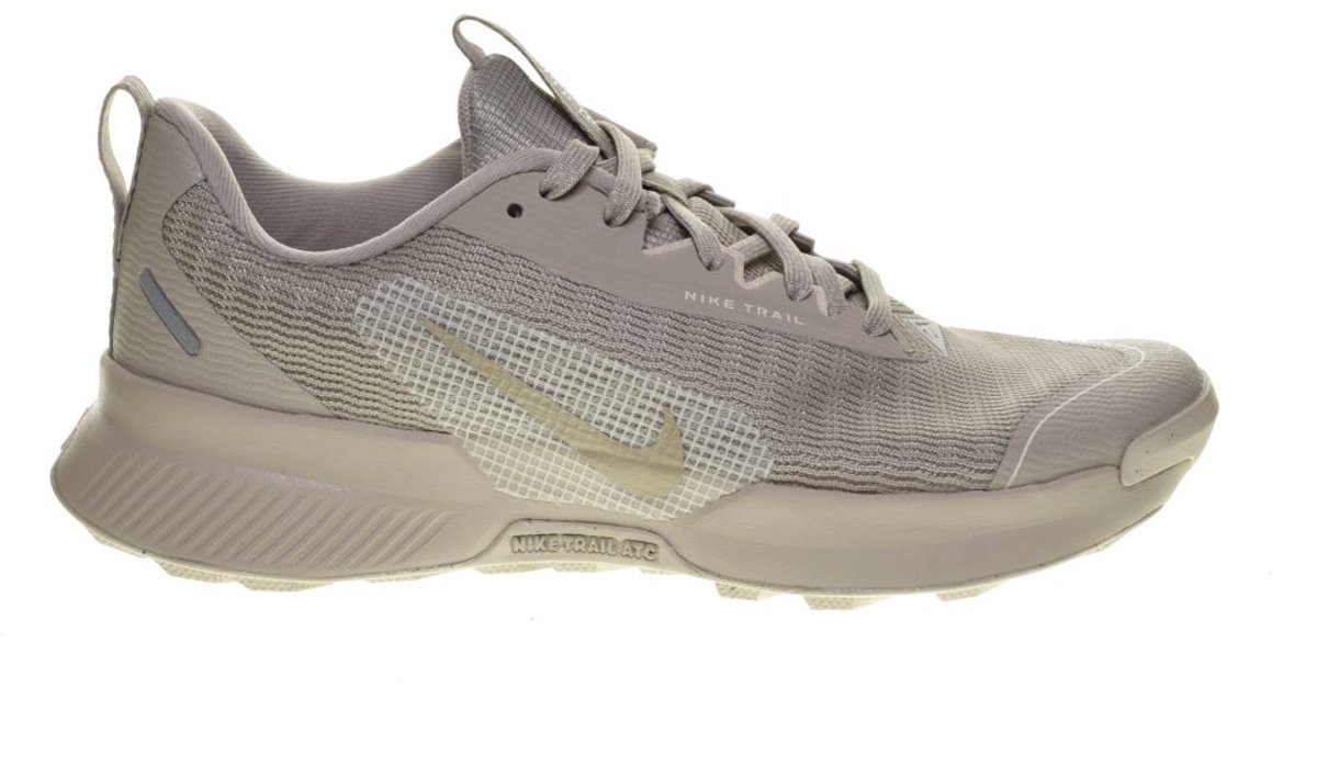 Nike Juniper Trail Sneaker Beige
