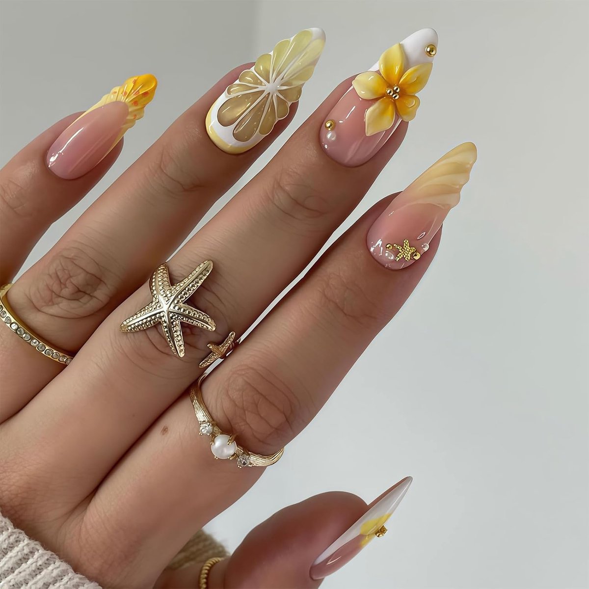 Press on nails 24 stuks - Amandelvormig - Geel witte Franse stijl - Herbruikbaar met 3D bloemen en parels - ShopVlot