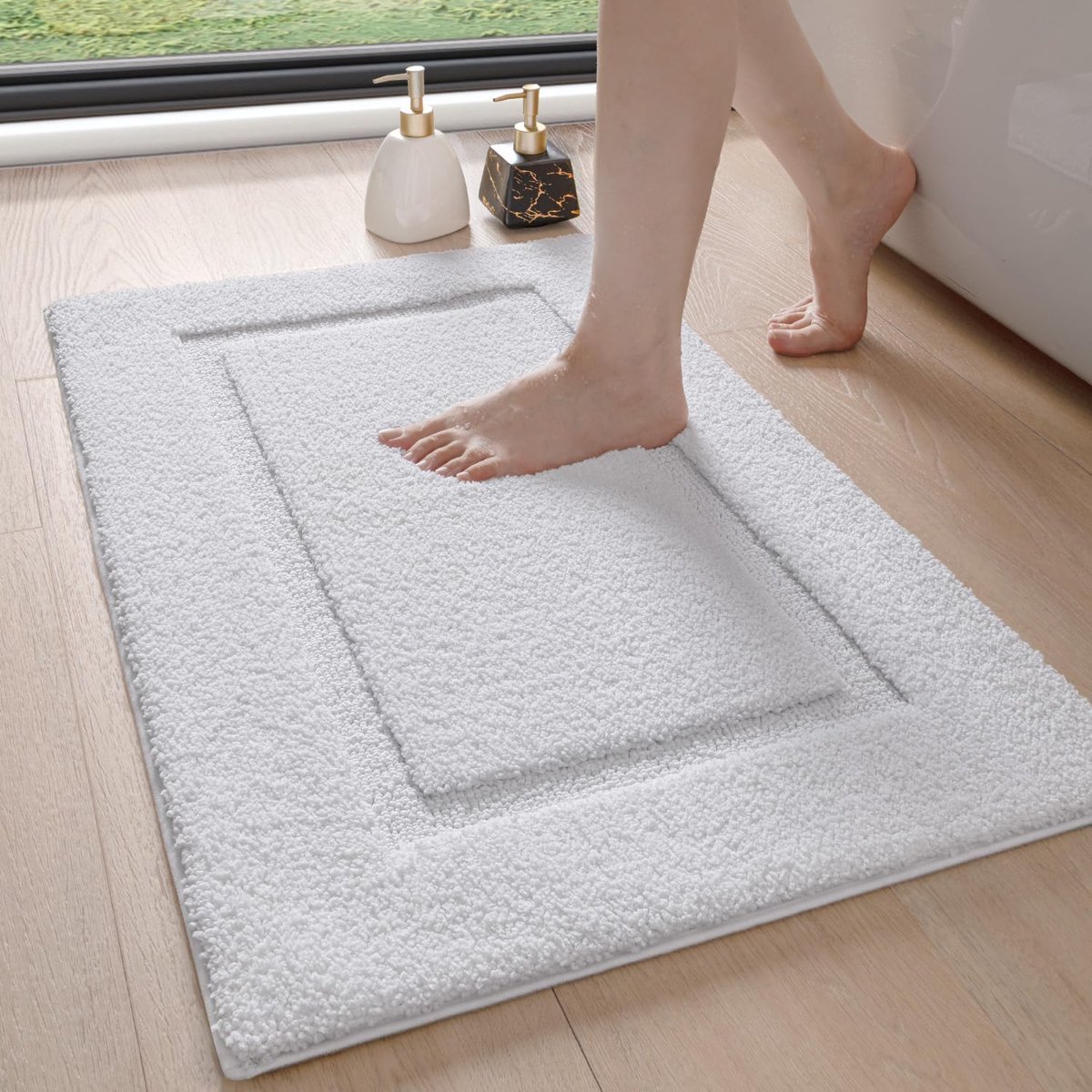 SnelShoppen - Badmat 40 x 60 cm, Absorberende Zachte Microvezels Badkamermat, Machinewasbaar, Antislip Badmat voor Douche, Badkuip en Badkamer, Wit