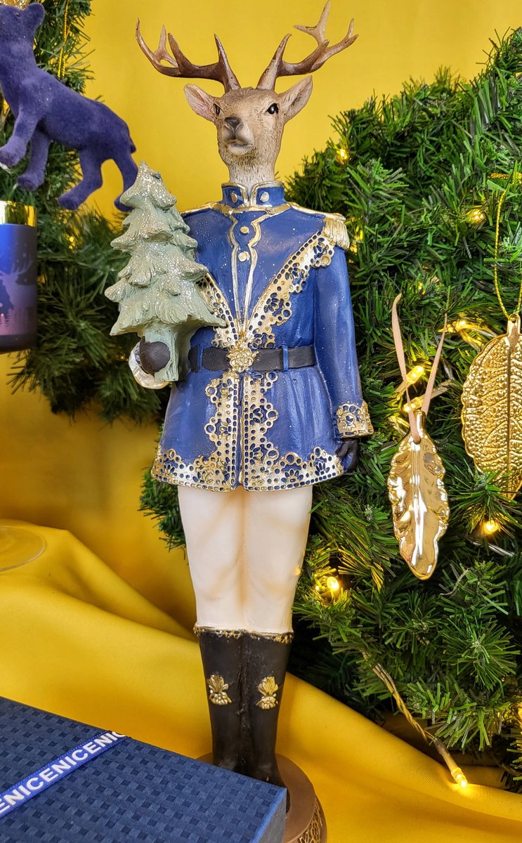 Stijlvol Kerstmanhert met kerstboomfiguur