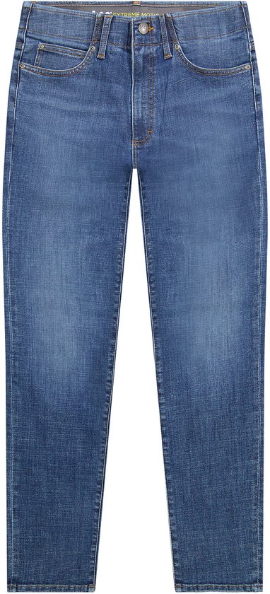 Blauwe slim fit spijkerbroek van Lee, recht van voren gefotografeerd.