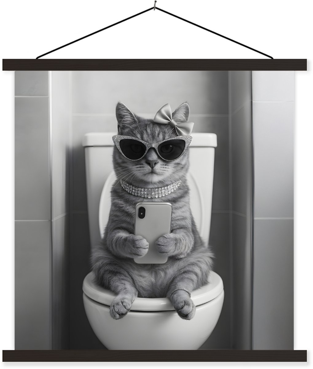 Posterhanger incl. Poster 90x90 cm - Schoolplaat - Kat - Telefoon - Toilet - Zwart - Wit -