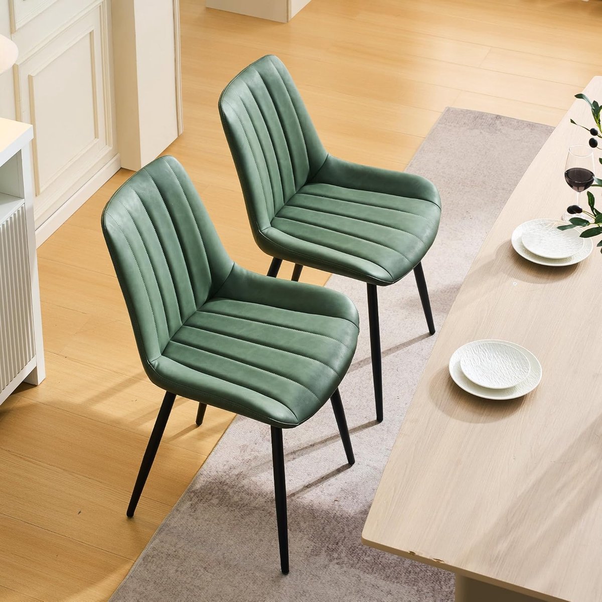 Eetkamerstoelen Set van 4 - 45 x 53 x 89 cm - Groen Kunstleer - Gestoffeerde Keukenstoelen met Rugleuning en Metalen Poten - Comfortabele Dining Stoelen - Mobili Bella