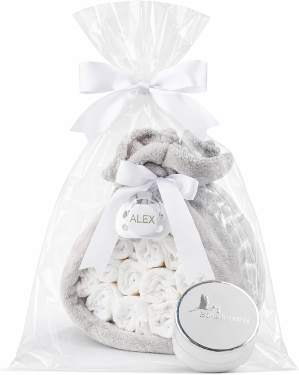 SnelShoppen - Newborn Luier Taart met Geborduurde Dekentje met Naam + 15 Moltex Premium Luiers, Milieuvriendelijk en Afbreekbaar, Maat 2 (3-6 Maanden)