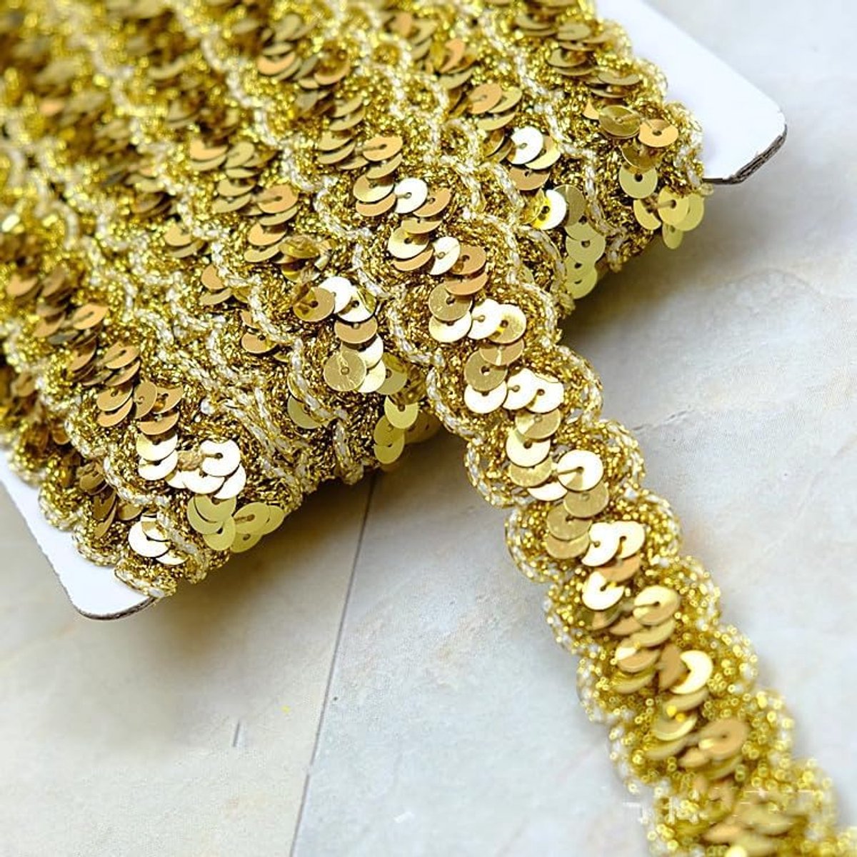 gevlochten sierband, paillettenlint, paillettenkoord, decoratief accessoire, glitterrand van decoratieband voor doe-het-zelf naaien, kostuums, handwerk, versieringen, sieraden, goud