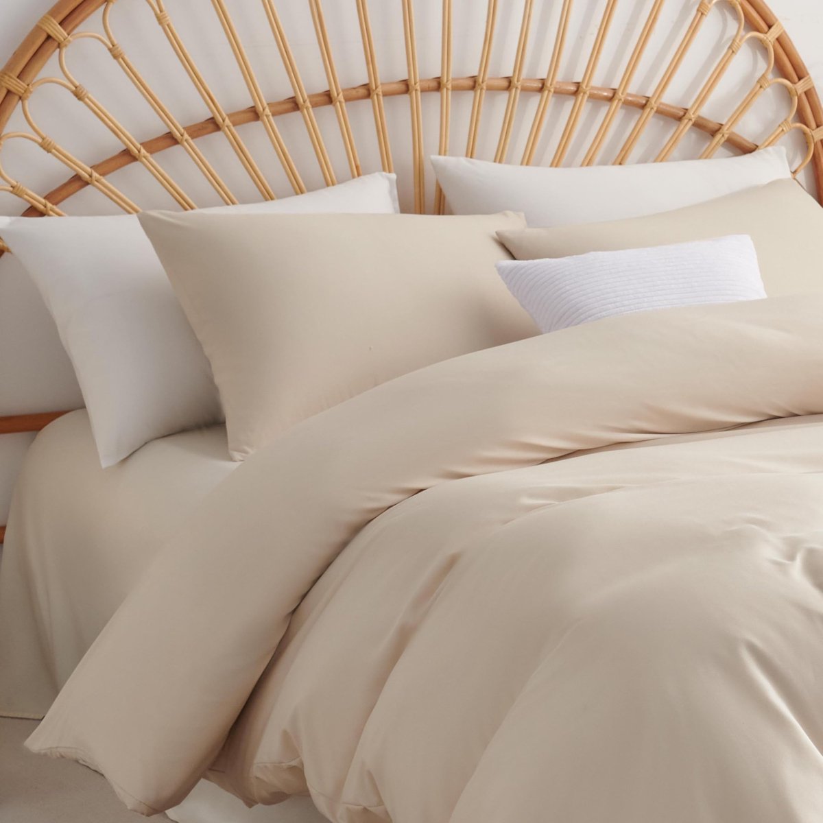 SnelShoppen - Dekbedovertrek Set Tweepersoonsbed Beige Effen Beddengoed Ultra Zachte Microfiber 200x200 cm met Ritssluiting en 2 Kussenslopen 50x75 cm