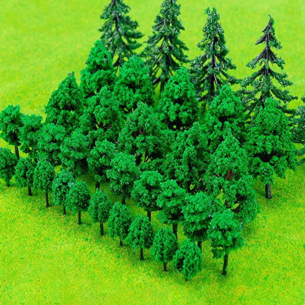 SnelShoppen - 40 Stuks Miniatuur Bomen Set - Plastic Diorama Bomen voor Modelbouw - Diverse Maten 3-8 cm - Perfect voor Mini Landschappen en Treinbane