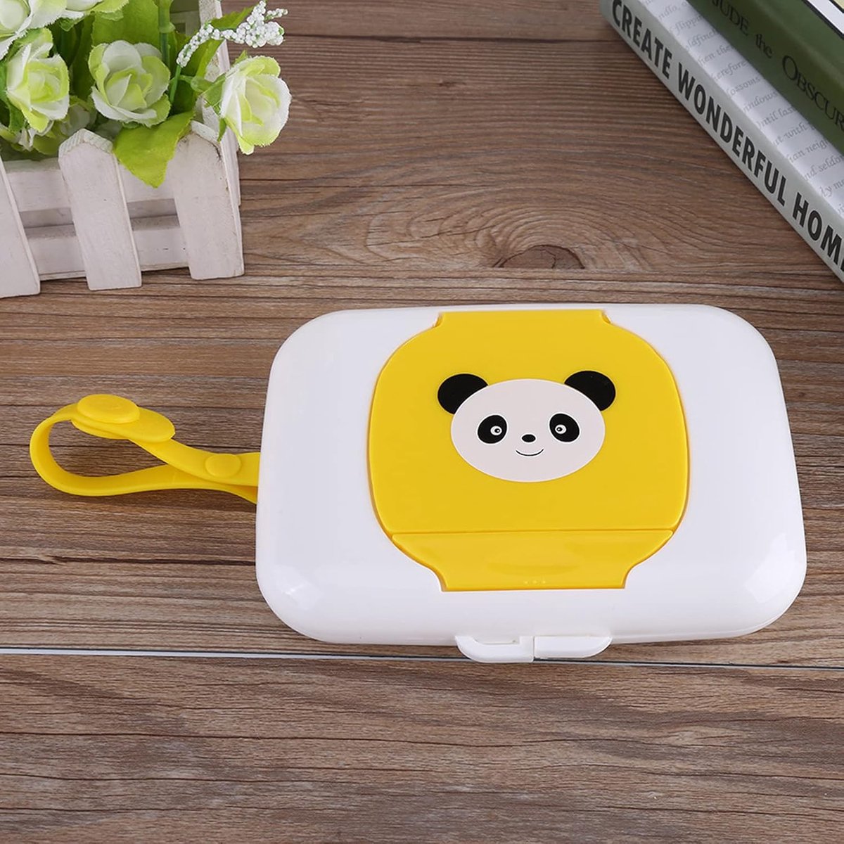 SnelShoppen - Portable Wet Wipes Box met Open Knop, Hang Ontwerp voor Kinderwagens en Bedjes, Duurzaam PP Materiaal, Geel Panda - Compact en Lichtgewi
