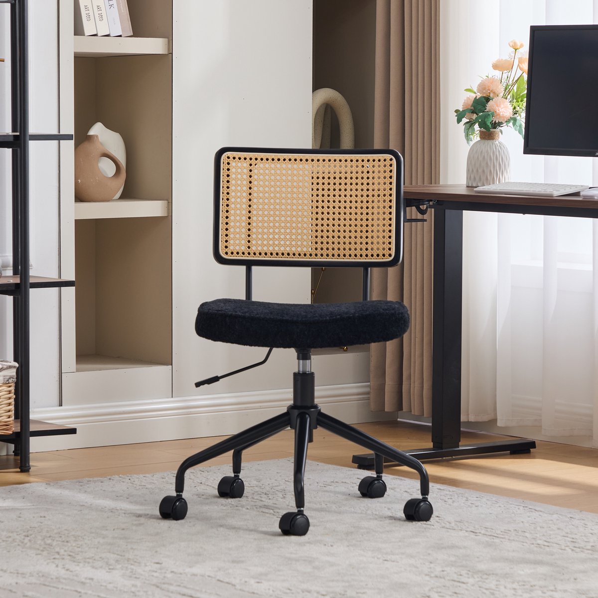 MEUNIQ vintage bureaustoel met wielen en draaifunctie, verstelbare chenille stoel met rotan rugleuning en houten frame, zonder armleuningen, zwart
