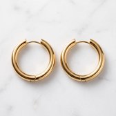 Lundholm Amber Oorringen Dames Goudkleurig - Ronde Hoops Binnenmaat 20 mm - Gouden Oorbellen - Premium Stainless Steel Jewellery PVD Goud Verguld - Hypoallergene Sieraden - Vrouwen Cadeautjes - Kerst Cadeau Vrouw en Vriendin - my Lundholm