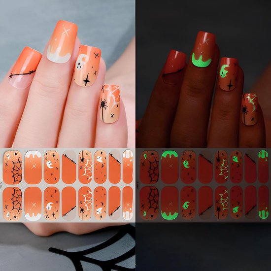 Halloween nagelstickers met spoken, spinnenwebben en sterren, gloeiend in het donker.