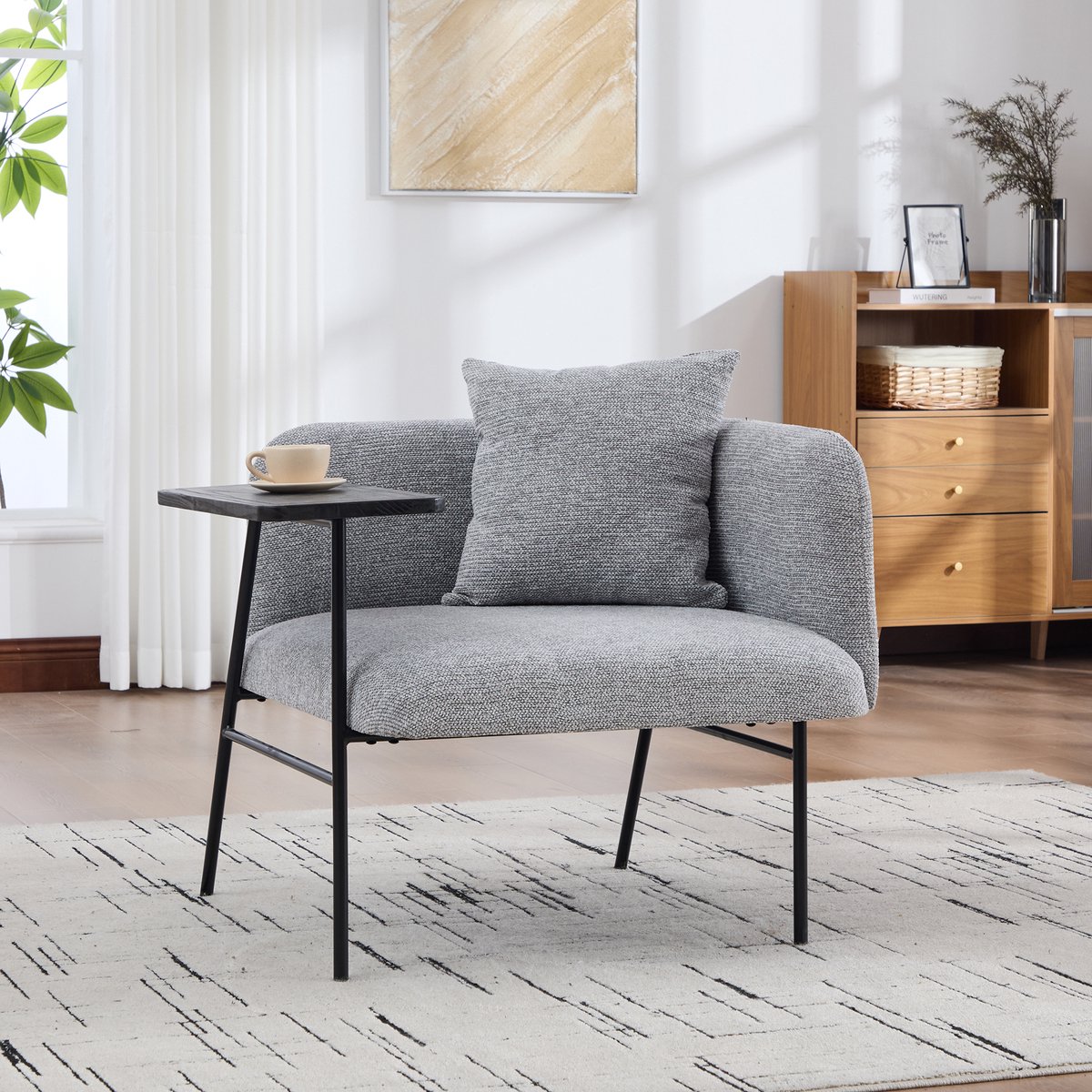 Moderne fauteuil met opbergruimte en bijzettafel - Twee ruime opbergvakken - Comfortabele stoffen rugleuning - Inclusief minimalistische bijzettafel - Stevig metalen frame - Modern design