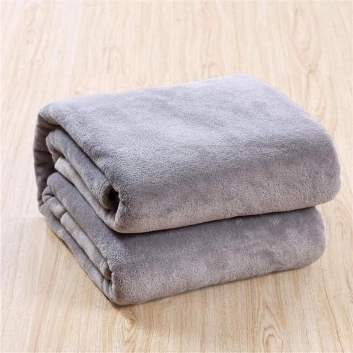 Flanel Deken - Fleece Deken - Comfort Verhogend - Super Zacht Materiaal - 150 x 200 cm - Grijs