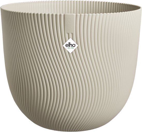 Ronde, beige bloempot met een golvend ribbelpatroon en een elho-logo.