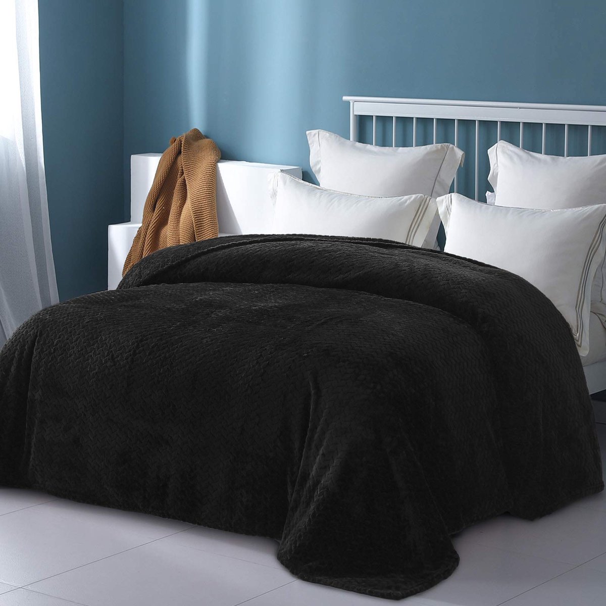 Mezcla Queen Size fleecedeken voor bed, 230 x 230 cm, zachte, knusse jacquard flanellen dekens, lichtgewicht donzig pluche, warm voor alle seizoenen, zwart