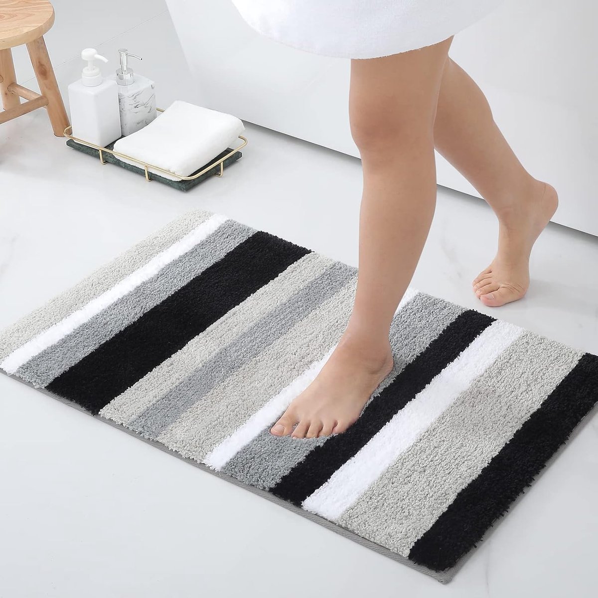 Antislip badkamertapijt, zacht, hoogpolig, microvezel, badmat, absorberend, wasbaar, 50 x 80 cm, zwart/grijs