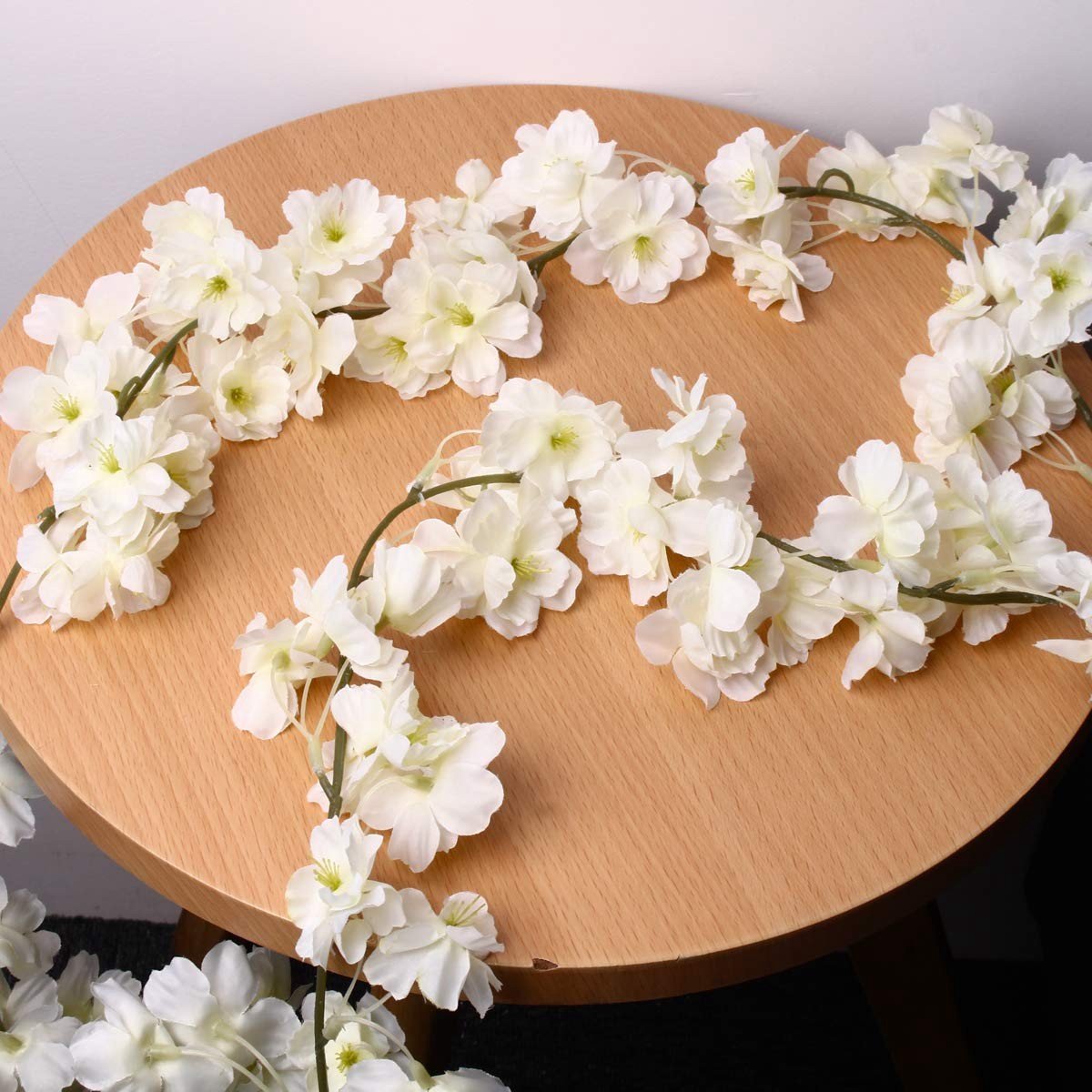 Dailygoods- Wijnslinger Kunstzijde - Bloemenketting - Bruiloftsdecoratie - Bloemendisplay - Handgemaakt - Stevige kunststof - Bloemenslinger