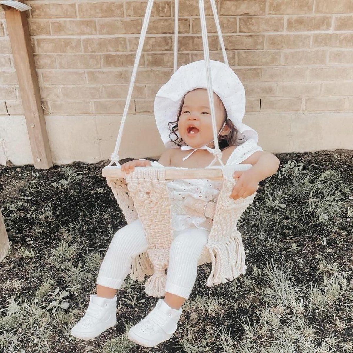 Handgemaakte Macramé Schommelstoel voor Baby - Natuurlijk Touw en Comfortabele Hangmat