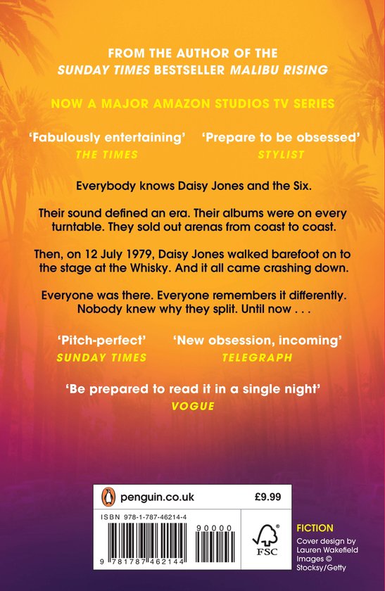 Achterkant van het boek Daisy Jones & The Six. Tekst in het geel en paars, met citaten en productinformatie.