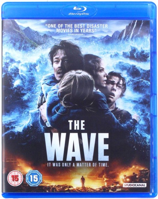 Cover van de Blu-ray film 'The Wave', met een gezin dat zich vastklampt te midden van een tsunami.
