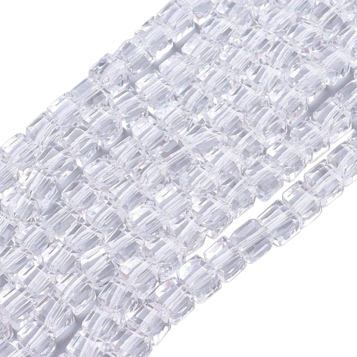 Kralen 4 mm, Tsjechische kralen geslepen glazen kralen glazen kralen, kubussen, CZ kralen 40 stuks (Crystal Helder)