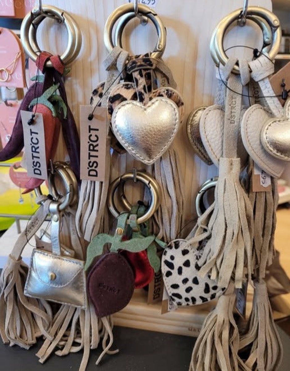 DSTRCT Tassen Charm /Hanger - Kers