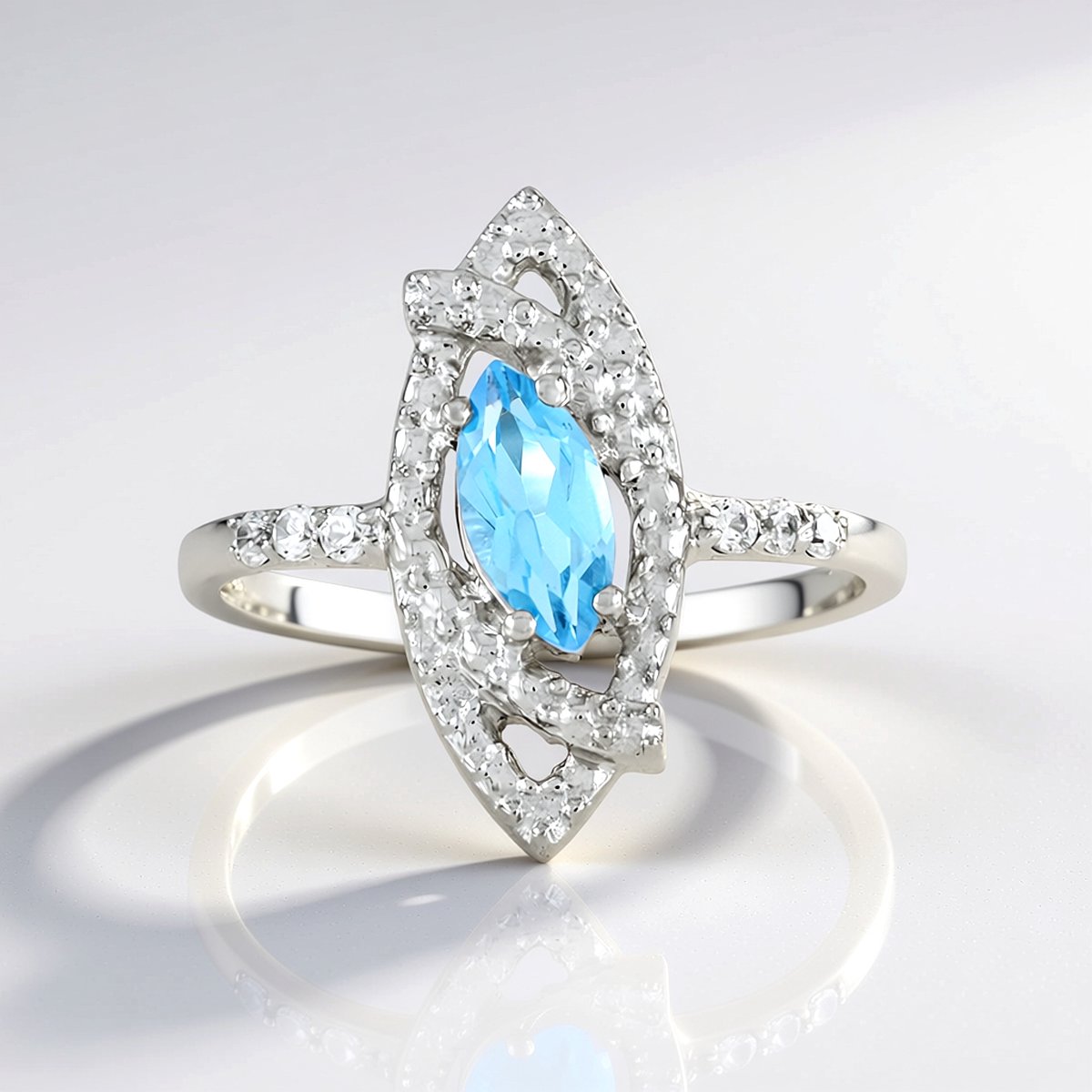 Cavill - Zilveren ring - 925 sterling zilver - Zwitserse blauwe topaas 0,54 ct (marquise geslepen) - Zirkonia pave9 - Elegante sieraden