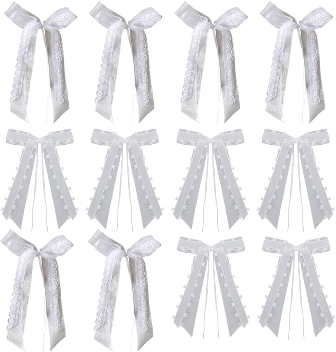 Strikken met witte hartjes, witte hartstrikken, bruiloftsdecoratie