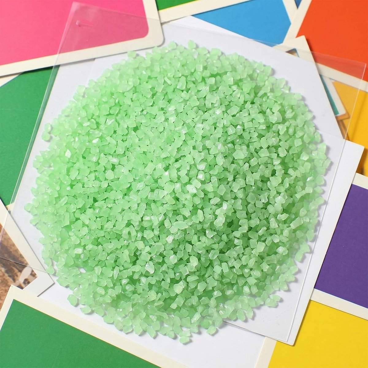 SnelShoppen - 6000pcs Kleurvolle Luminous Tuinstenen - Fluorescerende Decoratieve Steentjes voor Tuin, Aquarium en Planten - Groene Resin Steentjes 3-