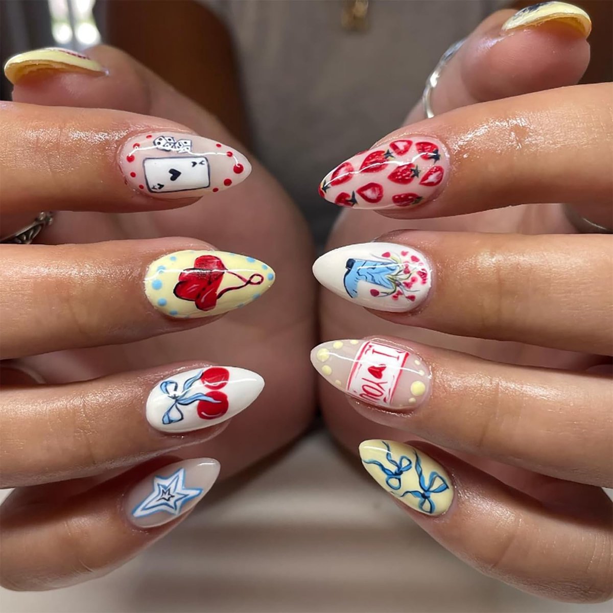 Dailygoods- Druknagels Amandelvorm - 24 Stuks - Kunstnagels - Hoogwaardig Acryl - Plaknagels - Vrolijke Ontwerpen - Veilig voor Natuurlijke Nagels