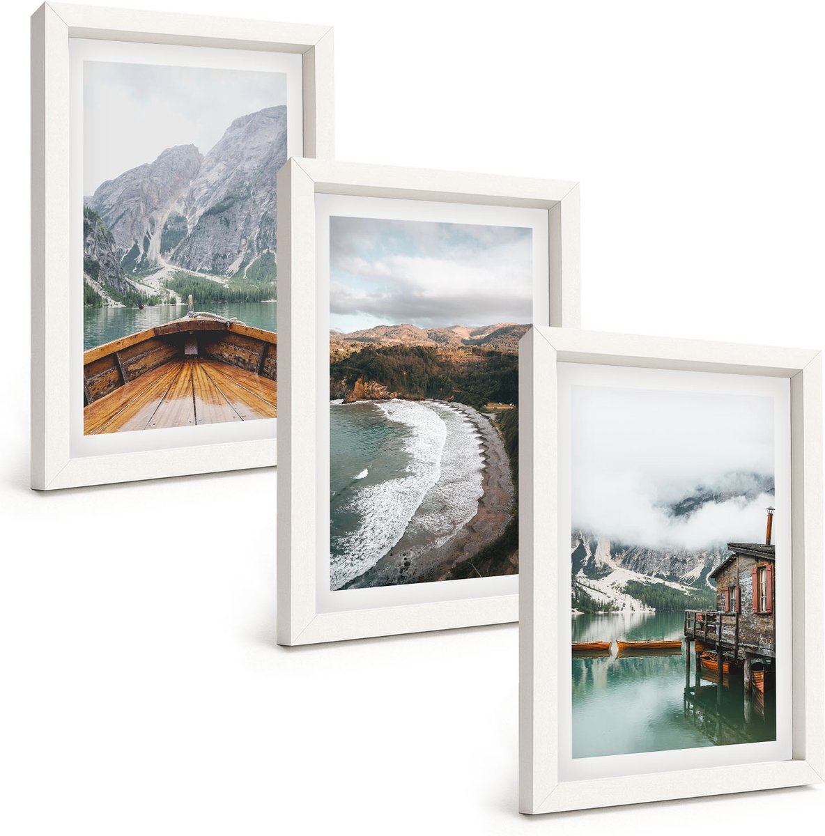 Tulup 3-Delige Schilderij Set - Uitzicht op de bergen boven het meer met boot en strandlandschappen. - 20x30 - Muurdecoratie - Wanddecoratie - Slaapkamer - Moderne Wanddecoratie