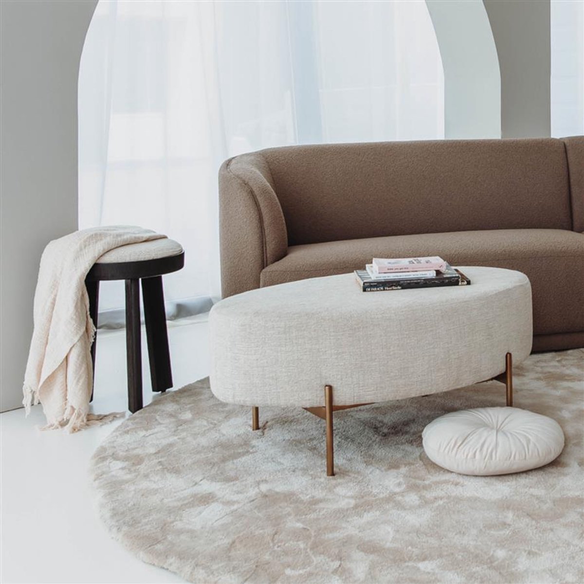 Tower Living Poef Ossana - Ovaal Beige Stof - 45x45x45cm
