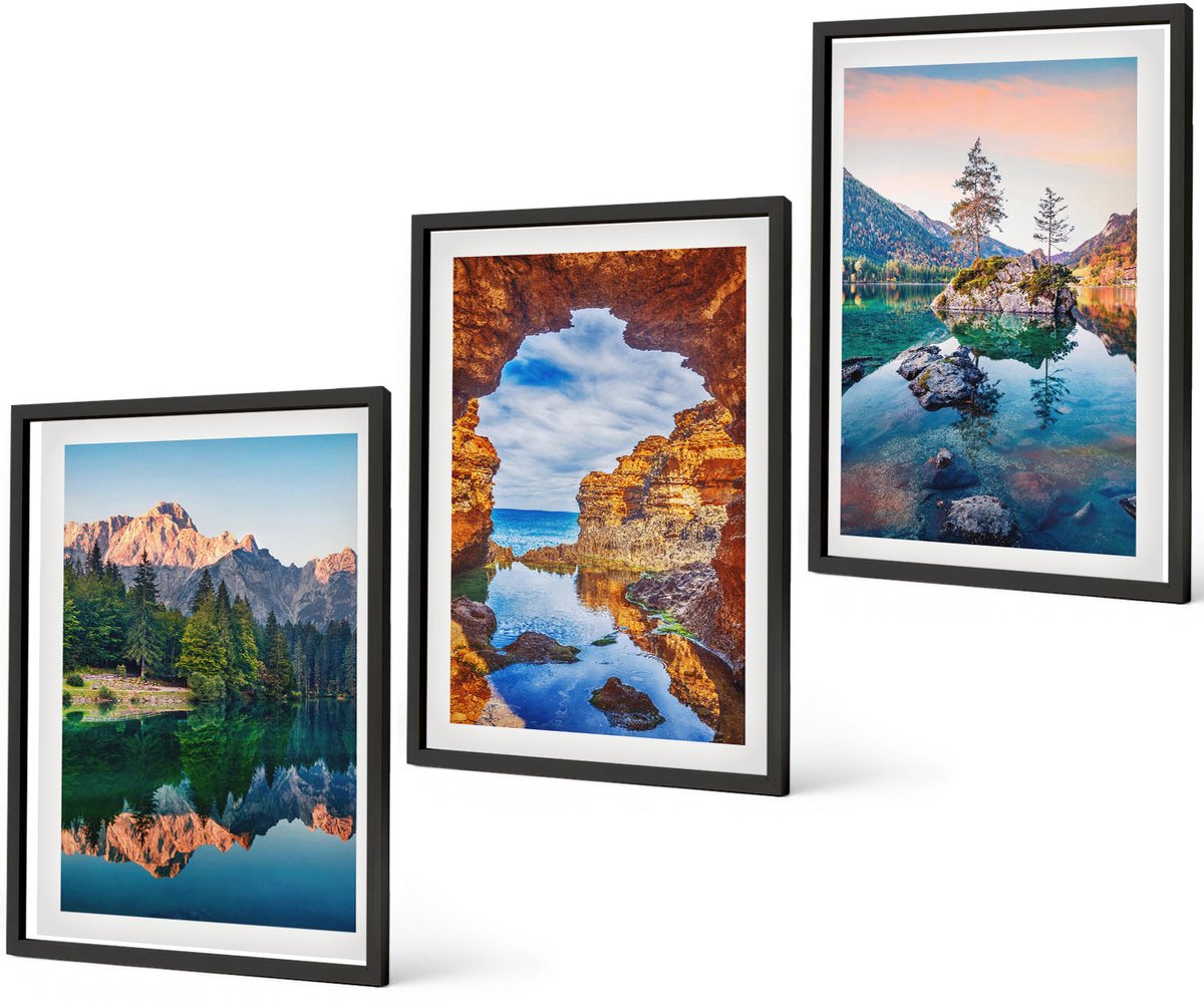 Coloray 3-Delige Schilderij Set - Bergmeren Met Weerspiegelingen In Het Water En De Rotsen. - 40 x 60 cm - Wanddecoratie - Muurdecoratie - Moderne Interieurdecoratie - Woonkamer Decoratie