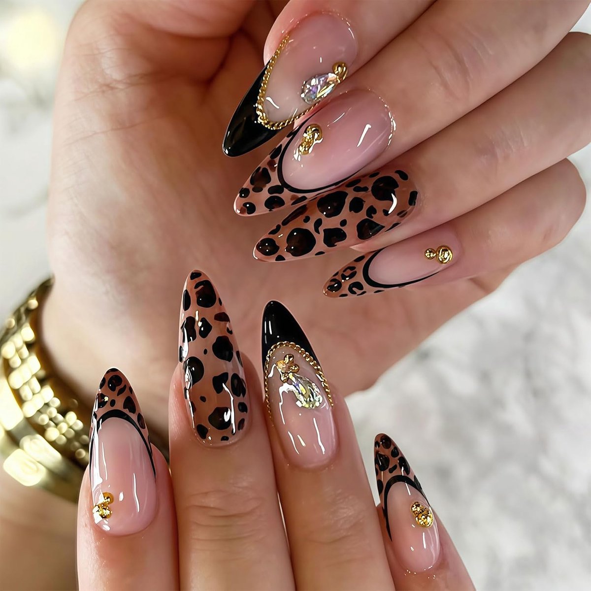 24 stuks luipaardpatroon kunstnagels, 3D stiletto luxe kunstnagels met gouden kettingen en strass, glanzende French Tip acrylnagelset met kleefpads, vijl & stick voor dames, manicure