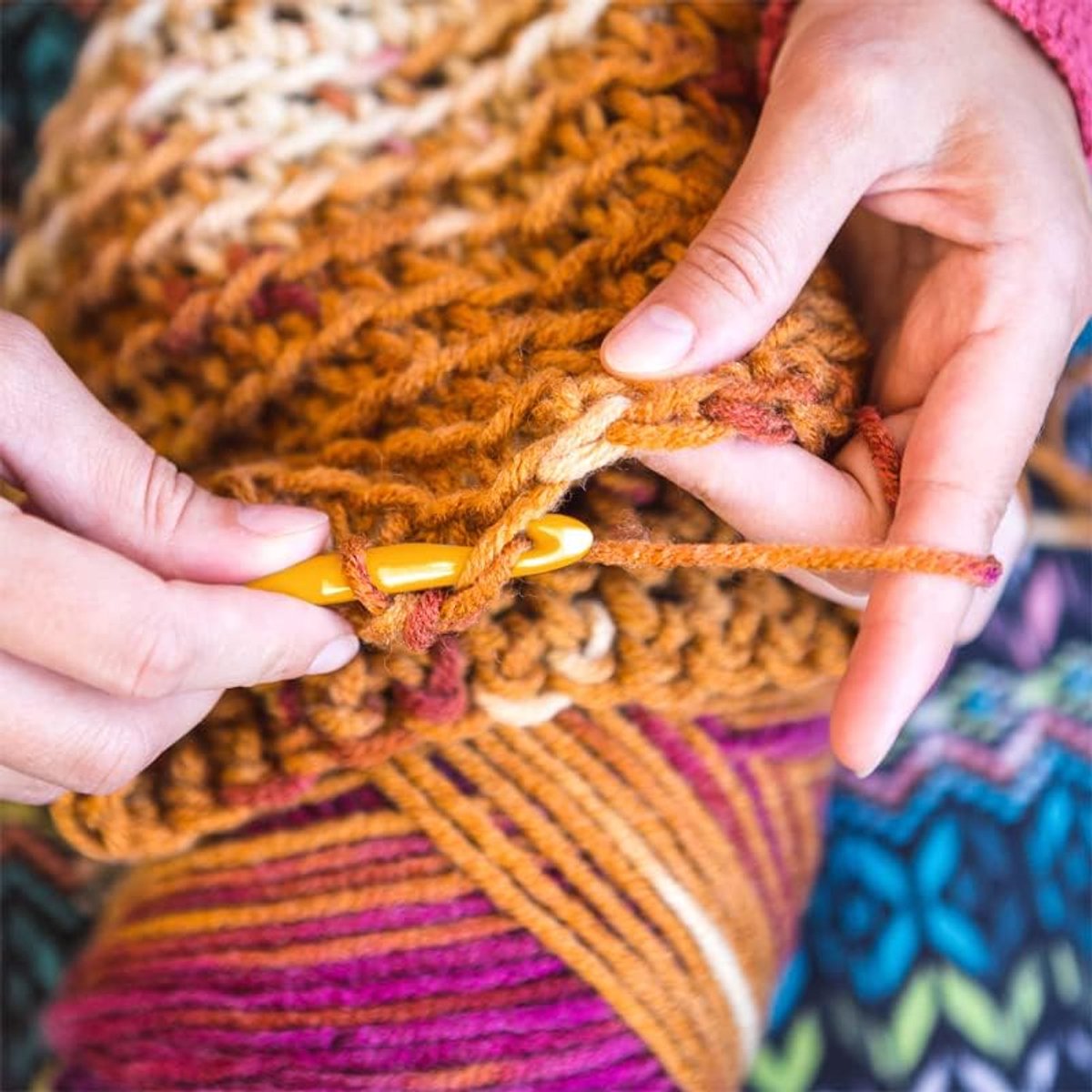 Haakset voor beginners, haakset, 100 stuks, breinaalden, accessoires in verschillende maten en tas, kleurrijk, ergonomisch breien en naalden, haakhaken, huishoudgereedschap