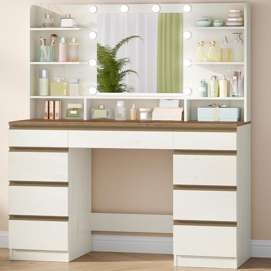 Wit met bruin tafelblad kaptafel met spiegel met 10 LED-lampen en veel opbergruimte, gevuld met cosmetica.
