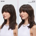 Avant et après : les cheveux sont plus lisses et brillants, avec un brushing plus volumineux.