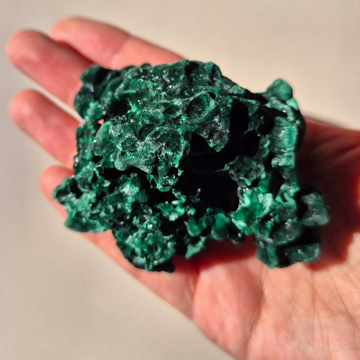 Zeldzame Edelsteen Velvet Malachite Cat Eye – Ruwe Cluster 160gram