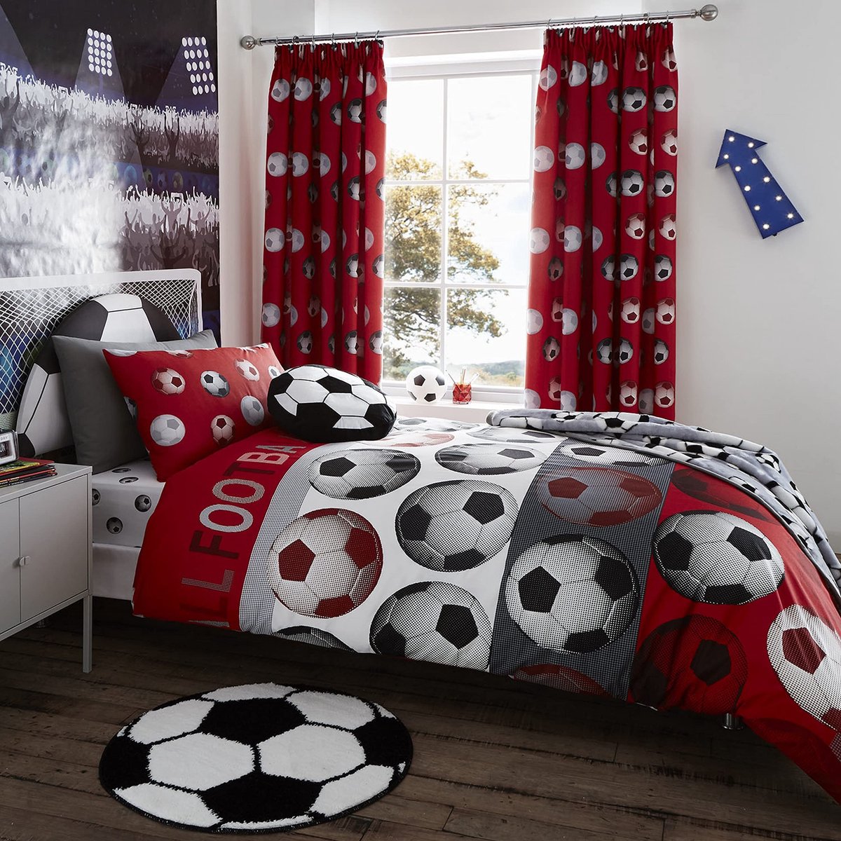 Omgoods - Voetbal Duvet Dekbedovertrekset 200 x 200 cm met 2 Kussenslopen