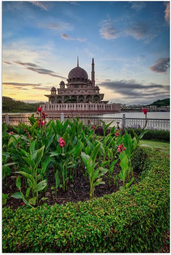 Poster – Masjid Putra Moskee met Planten - 40x60cm Foto op Posterpapier