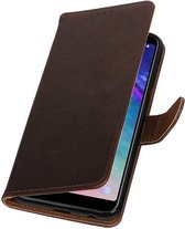 Wicked Narwal | Premium bookstyle / book case/ wallet case voor Samsung Samsung Galaxy A6 Plus 2018 Mocca