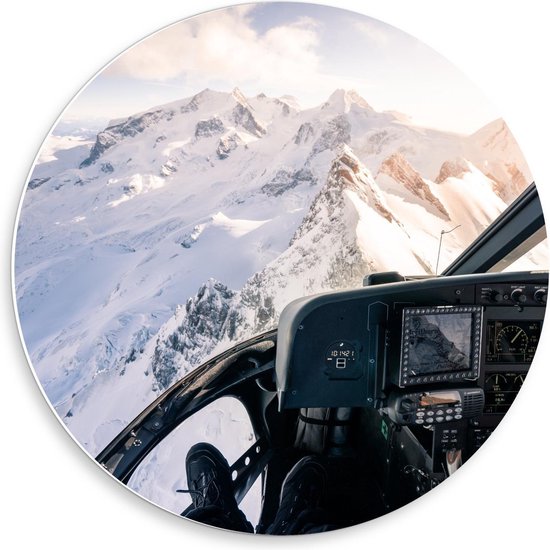 Forex Wandcirkel - Helikoptervlucht boven Sneeuwbergen - 50x50cm Foto op Wandcirkel (met ophangsysteem)