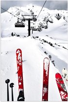 Poster – Rode Ski's in Skilift   - 40x60cm Foto op Posterpapier